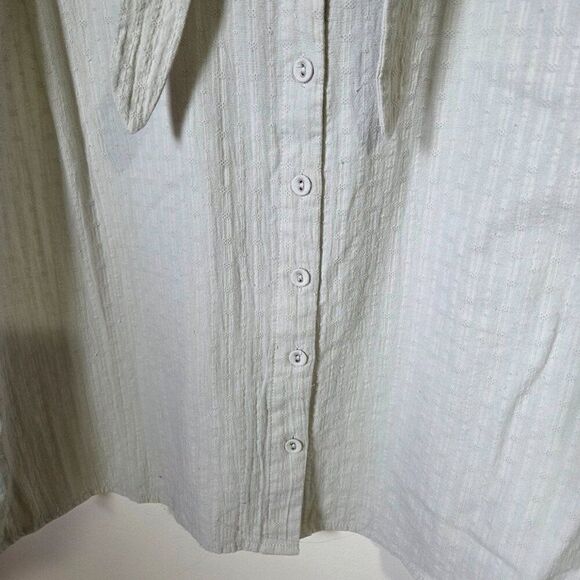EUC MODCLOTH V NECK WITH SMALL BOW TIE BUTTONED BLOUSE TOP SIZE L - Picture 10 of 16